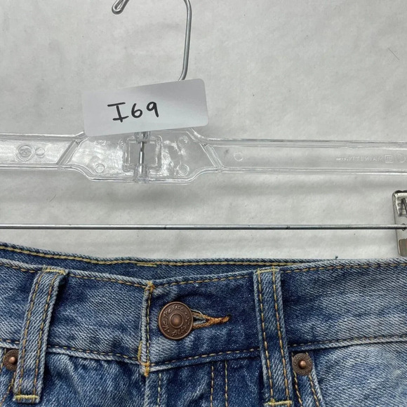 We The Free Shorts Women's 24 Blue Denim Regular Fit Mid rise Distressed Shortie - Picture 11 of 11